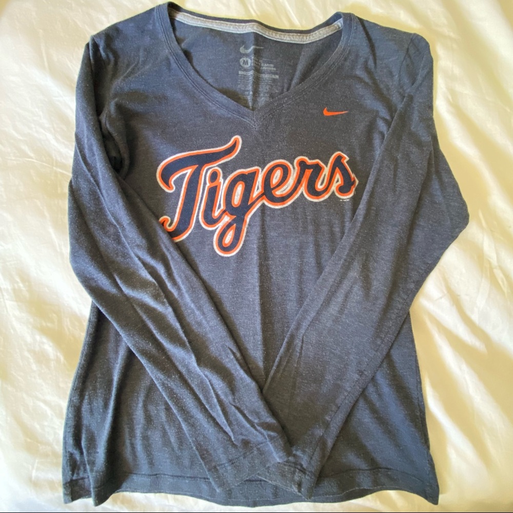 Nike Women Detroit Tigers long sleeve top Size M